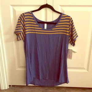 Medium Lularoe Classic Tee